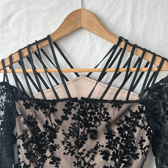 GUESS Velvet Flocked Bodycon Dress Cutout Mesh Strappy Sexy Black Dress Size 4 - Picture 9 of 15